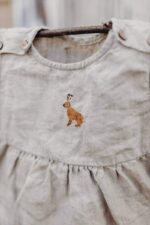 Sitting Hare (2.9x4.2cm)
